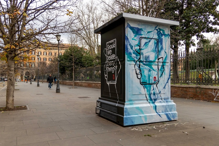 <strong>CABIN ART inaugurata in piazza Vittorio Emanuele II l’opera Up to You dell’artista BiceLuna</strong>