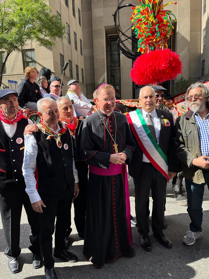 Alla 79esima parata del Columbus Day di New York celebrati i carretti siciliani