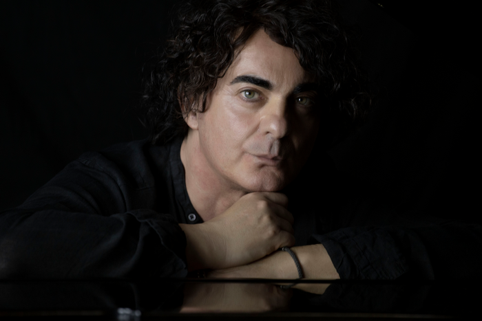Vincenzo Incenzo, l’artista che ha scritto la storia della musica leggera italiana, in concerto